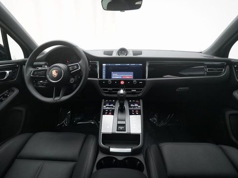 Certified 2026 Porsche Macan AWD/4WD image 23