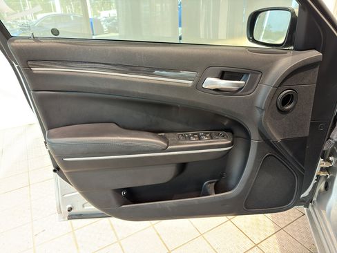 Used 2021 Chrysler 300 Touring w/ Driver Convenience Group image 14