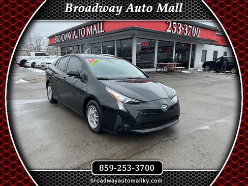 Used 2017 Toyota Prius Three Touring image 1