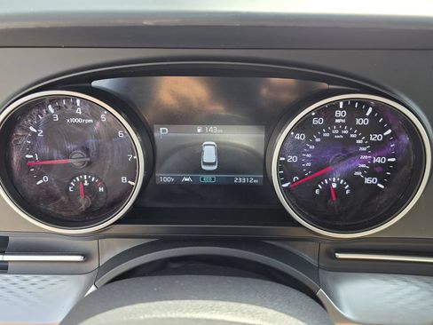 Used 2022 Kia Carnival LX FWD image 26