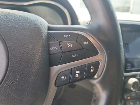 Used 2019 Jeep Grand Cherokee High Altitude AWD/4WD image 29