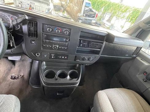 Used 2017 Chevrolet Express 3500 LT w/ LT Preferred Equipment Group RWD image 5