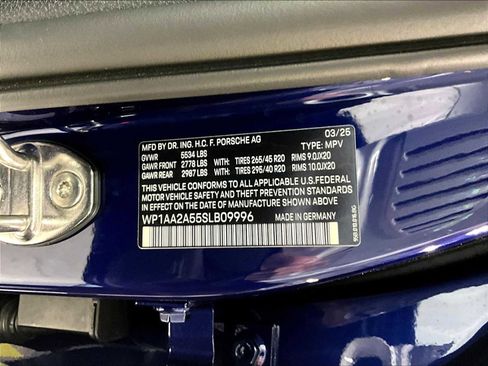 Used 2025 Porsche Macan image 35