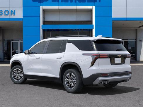 New 2025 Chevrolet Traverse LT w/ Enhanced Driving Package image 3