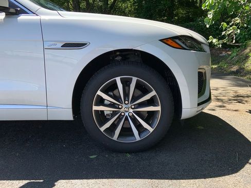 Used 2025 Jaguar F-PACE R-Dynamic S image 9