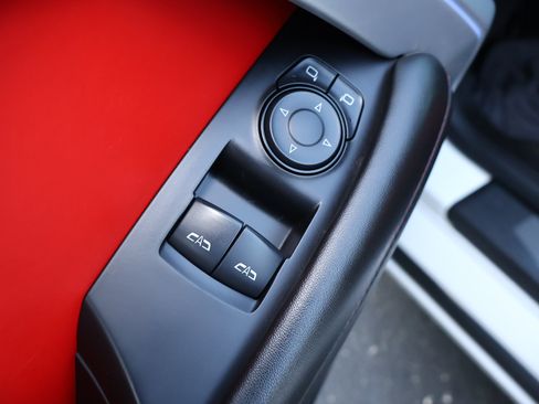 Used 2016 Chevrolet Camaro LT RWD image 7