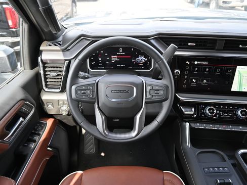 New 2026 GMC Sierra 3500 Denali Ultimate AWD/4WD image 9