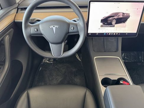 Used 2023 Tesla Model Y Long Range AWD/4WD image 12