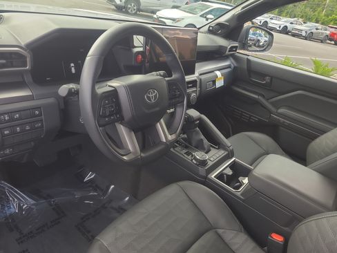 Certified 2025 Toyota 4Runner TRD Sport Premium AWD/4WD image 15