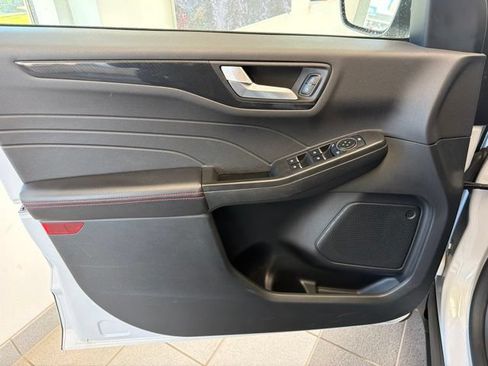 Used 2025 Ford Escape ST-Line Select AWD/4WD image 16