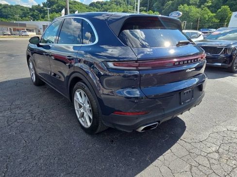 Used 2024 Porsche Cayenne AWD/4WD image 5