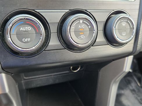 Used 2015 Subaru Forester 2.5i Limited image 20