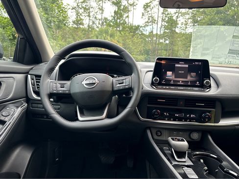 New 2026 Nissan Rogue SV image 4