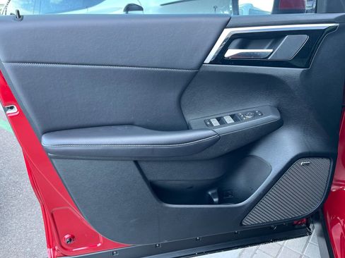 New 2025 Mitsubishi Outlander SE image 6