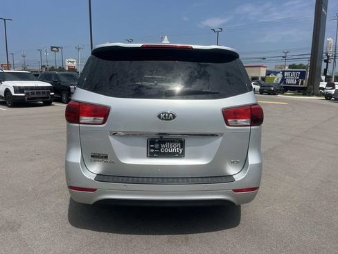 Used 2016 Kia Sedona EX FWD image 4