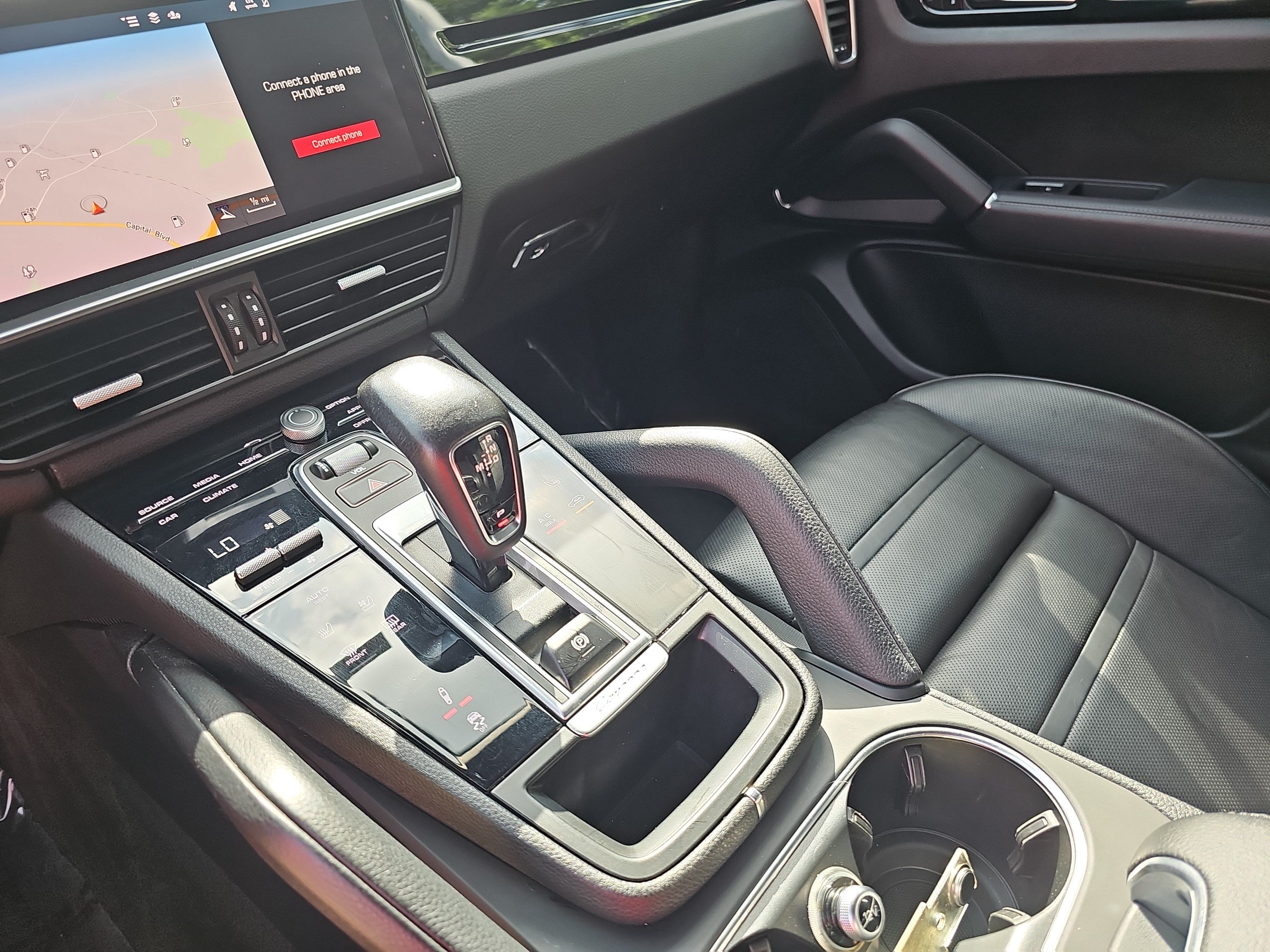 Used 2021 Porsche Cayenne Coupe AWD/4WD image 26