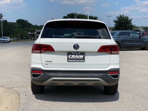 Used 2023 Volkswagen Taos SE FWD image 6