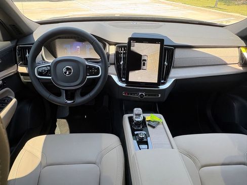 New 2026 Volvo XC90 B6 Plus w/ Protection Package Premier AWD/4WD image 11