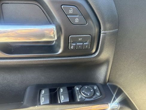 Used 2019 Chevrolet Silverado 1500 High Country image 24