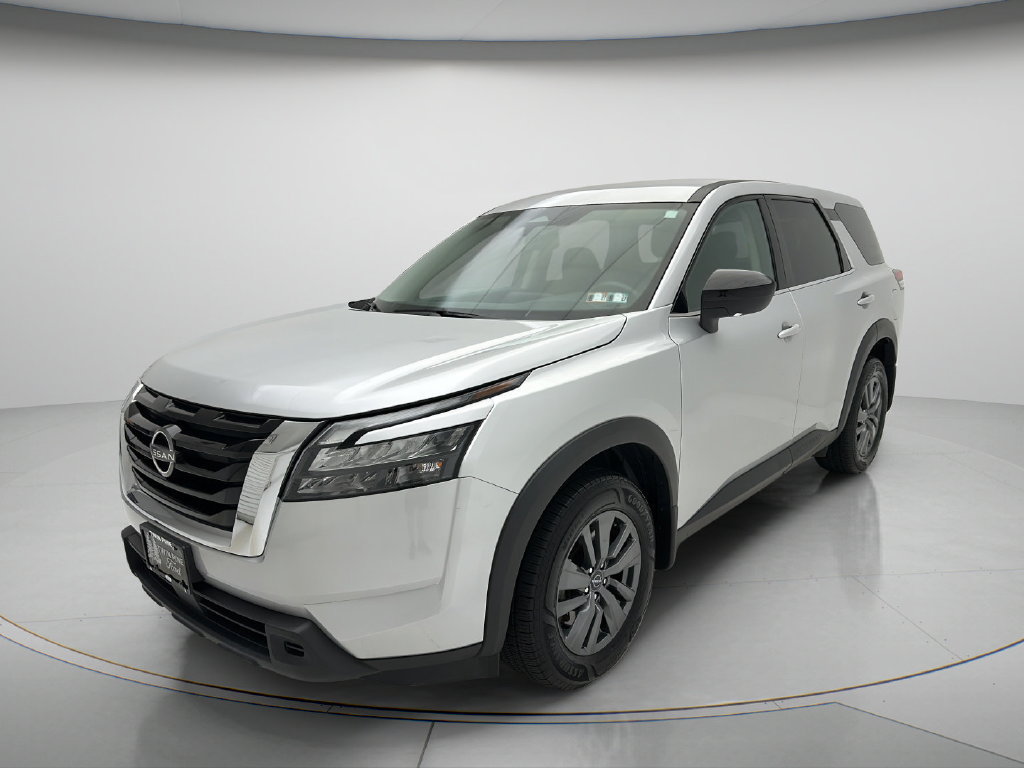 Used 2024 Nissan Pathfinder S AWD/4WD image 3