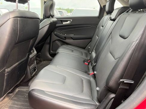 Used 2018 Ford Edge Titanium w/ Equipment Group 301A AWD/4WD image 9