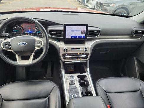 Used 2021 Ford Explorer XLT w/ Equipment Group 202A image 21