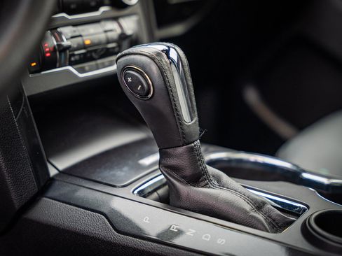 Certified 2018 Ford Explorer XLT w/ Equipment Group 202A image 29