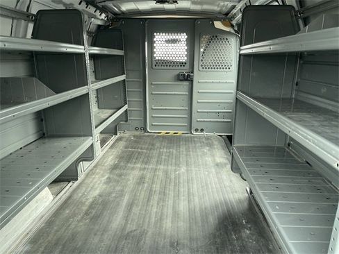 Used 2015 Chevrolet Express 2500 image 10