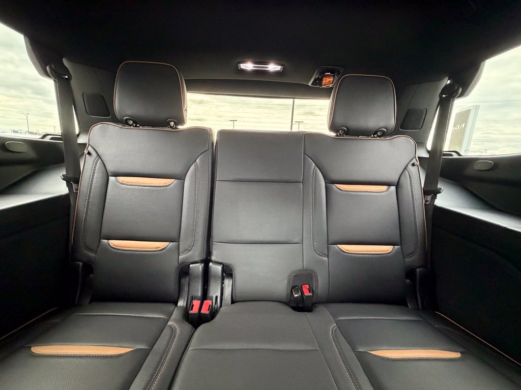 Used 2023 GMC Yukon AT4 AWD/4WD image 31