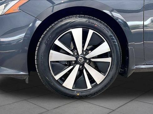 Certified 2022 Nissan Altima 2.5 SL AWD/4WD image 11