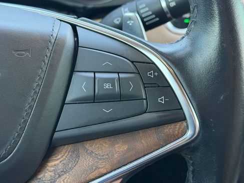 Used 2022 Cadillac XT5 Sportv w/ Platinum Package AWD/4WD image 17