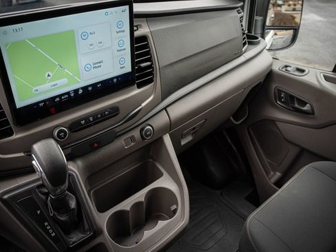 Used 2022 Ford Transit 350 XLT image 22