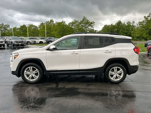 Used 2023 GMC Terrain SLE w/ Driver Convenience Package AWD/4WD image 5