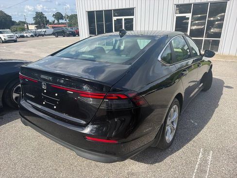 Used 2025 Honda Accord LX image 4