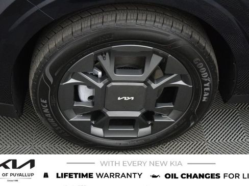 New 2026 Kia Carnival EX FWD image 21