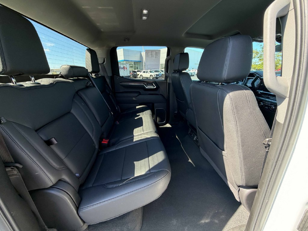 Used 2025 GMC Sierra 1500 SLT AWD/4WD image 25