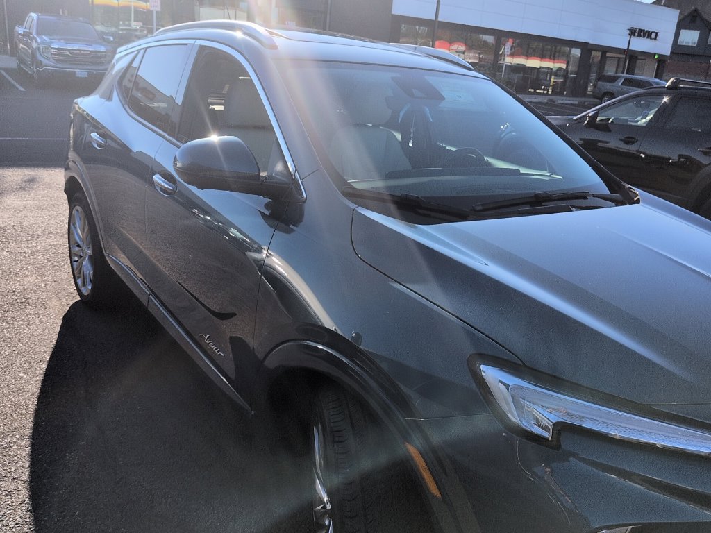 Used 2024 Buick Encore GX Avenir w/ Avenir Technology Package AWD/4WD image 2