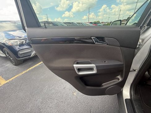 Used 2014 Chevrolet Captiva Sport LS FWD image 18