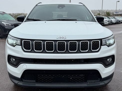 Used 2024 Jeep Compass Latitude image 2