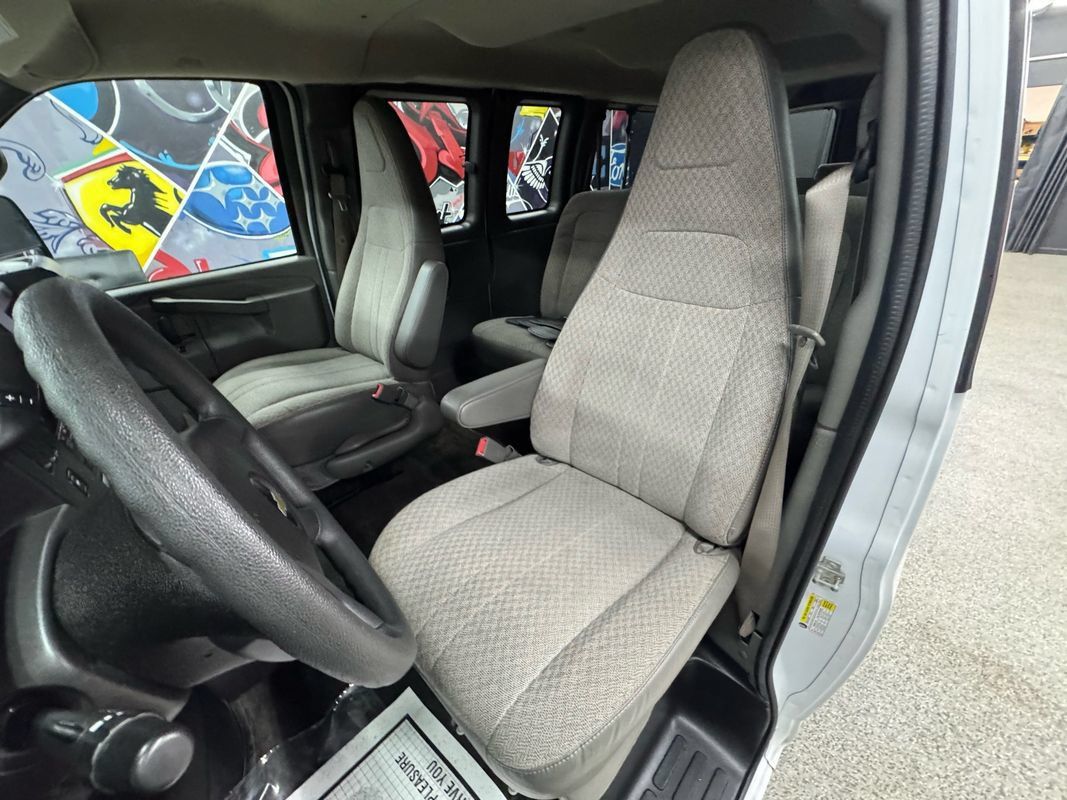 Used 2017 Chevrolet Express 3500 LT w/ LT Preferred Equipment Group RWD image 11