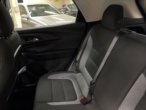 Used 2025 Chevrolet TrailBlazer LT FWD image 38