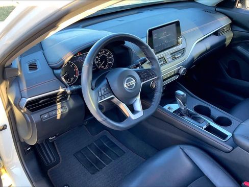 Used 2022 Nissan Altima 2.5 SR image 16
