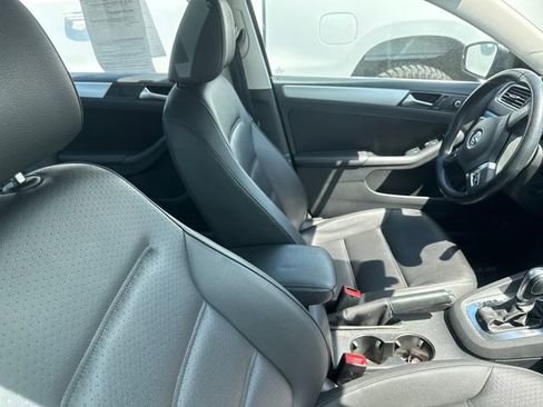 Used 2014 Volkswagen Jetta SE FWD image 11