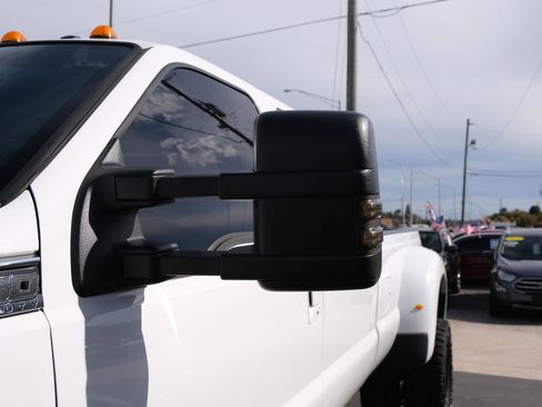 Used 2015 Ford F350 Lariat w/ Lariat Interior Package image 15