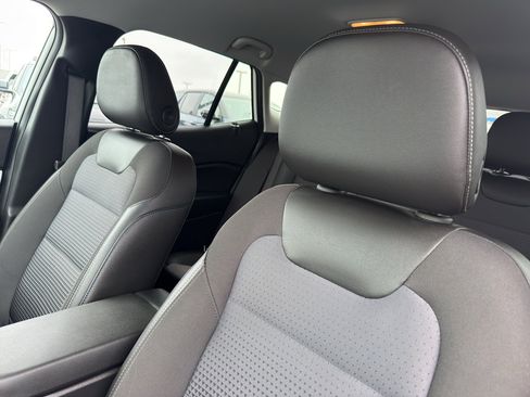 Used 2024 Chevrolet Trax LT w/ Driver Confidence Package FWD image 27