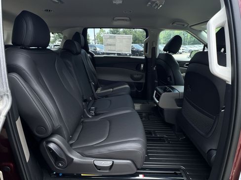 New 2026 Kia Carnival EX FWD image 33