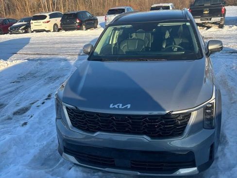 Used 2024 Kia Sorento SX image 2
