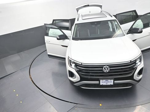New 2026 Volkswagen Atlas Peak Edition AWD/4WD image 31