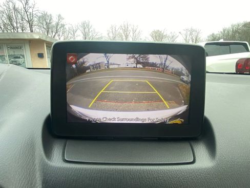 Used 2019 Toyota Yaris LE image 26