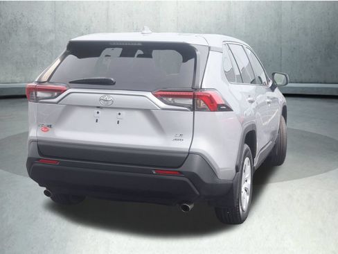 Used 2023 Toyota RAV4 LE AWD/4WD image 11